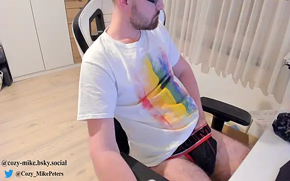 cozy-mike online show from March 1, 2025, 1:32 am