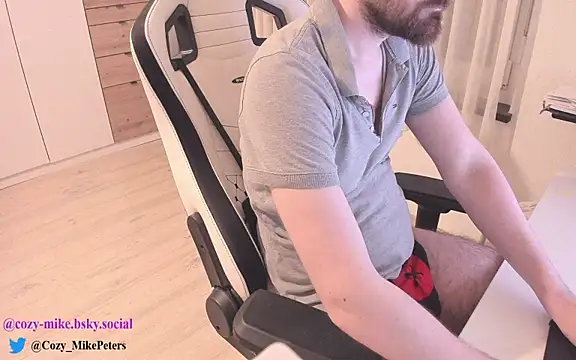 cozy-mike online show from March 19, 2025, 12:04 am