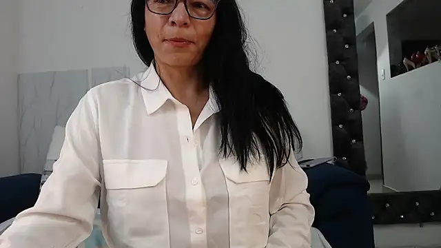 kimberlybirdx online show from February 4, 2026, 11:27 am