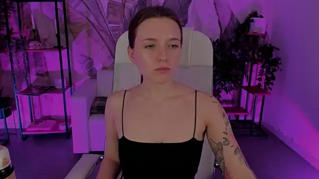 JennyDens online show from February 22, 2025, 8:40 am