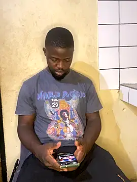 Snapshot of vannycov chatting on November 10, 2025, 11:37 pm vannycov online show from November 10, 2025, 11:37 pm