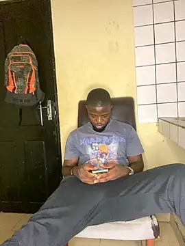 Snapshot of vannycov chatting on November 28, 2025, 9:39 pm vannycov online show from November 28, 2025, 9:39 pm