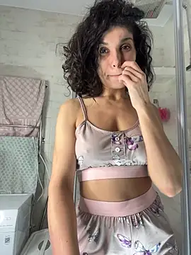  CurlySue  online show from February 9, 2025, 6:22 am