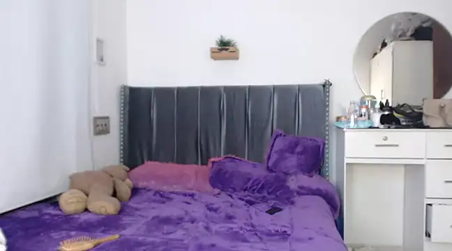 camila felin online show from December 2, 2024, 10:07 am