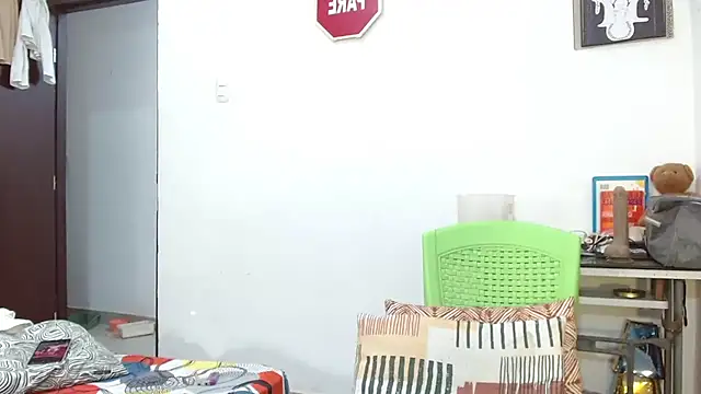 Snapshot of -Anarka- chatting on December 17, 2025, 9:21 pm -Anarka- online show from December 17, 2025, 9:21 pm