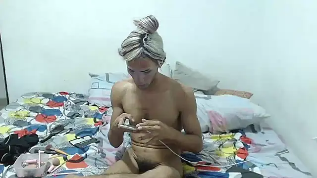 Snapshot of -Anarka- chatting on April 12, 2026, 12:04 am -Anarka- online show from April 12, 2026, 12:04 am
