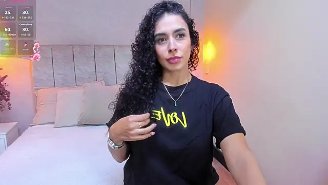 Snapshot of Maysoon_sabato chatting on October 1, 2025, 12:11 pm Maysoon sabato online show from October 1, 2025, 12:11 pm