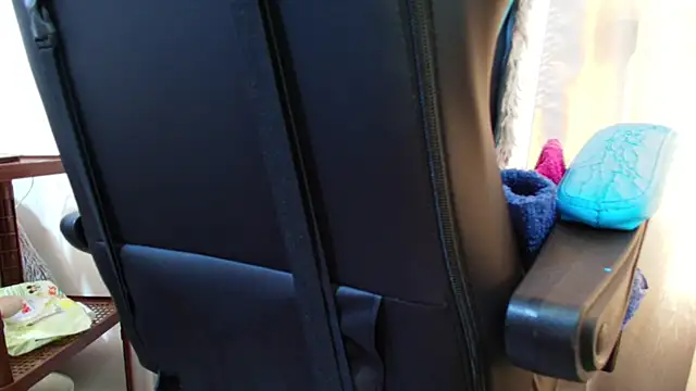 klylls squirt  online show from April 19, 2026, 7:27 pm