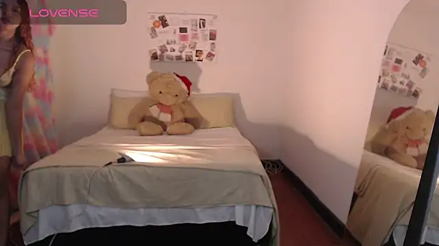 ValienteGirl  online show from November 26, 2025, 3:40 am