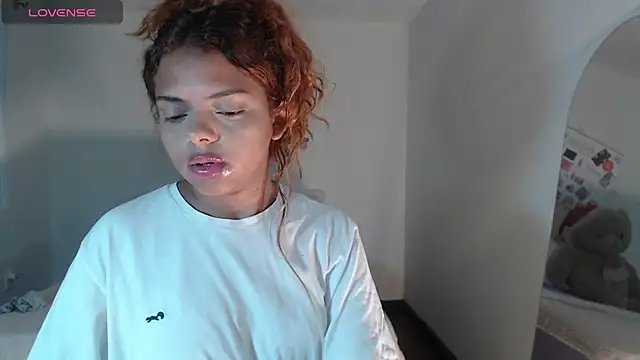 ValienteGirl  online show from December 1, 2025, 12:15 am