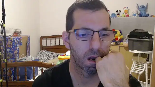 Snapshot of steph19x5 chatting on December 14, 2025, 6:52 am steph19x5 online show from December 14, 2025, 6:52 am