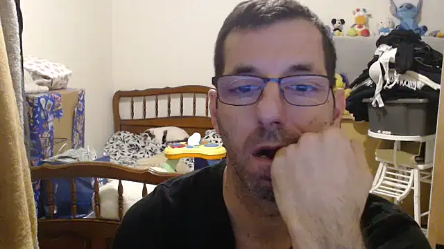 Snapshot of steph19x5 chatting on December 19, 2025, 6:53 am steph19x5 online show from December 19, 2025, 6:53 am