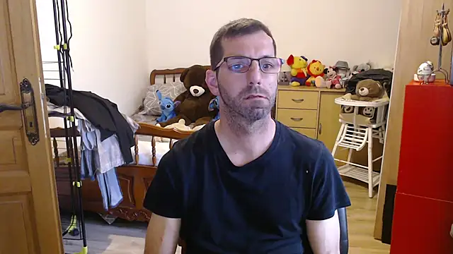 Snapshot of steph19x5 chatting on March 4, 2026, 5:08 pm steph19x5 online show from March 4, 2026, 5:08 pm