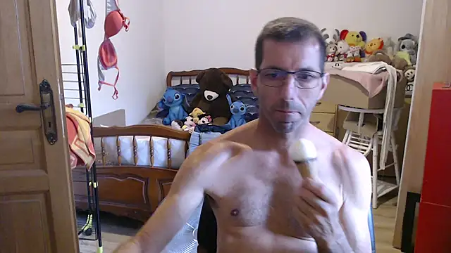 Snapshot of steph19x5 chatting on July 15, 2026, 6:24 pm steph19x5 online show from July 15, 2026, 6:24 pm