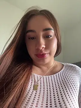 Elena222  online show from April 18, 2026, 8:09 pm