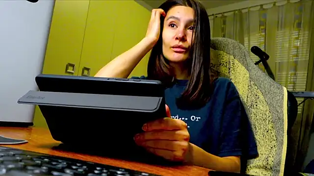 GodlyTheia online show from December 15, 2025, 10:08 am