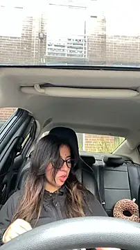 Maggie Fox3 online show from April 15, 2026, 9:48 pm