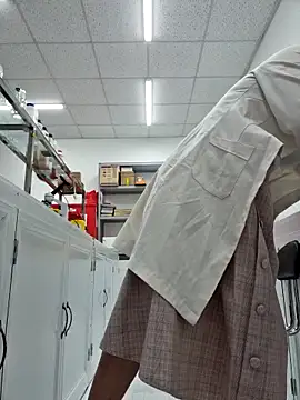 HinaLovely online show from February 14, 2026, 9:06 am