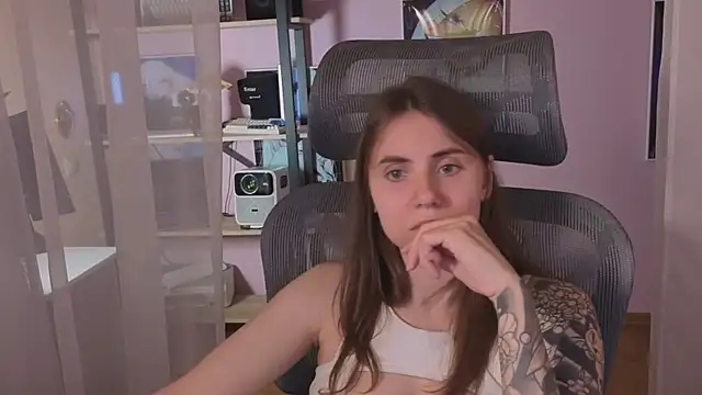 Snapshot of _AnnaStark_ chatting on July 2, 2026, 8:26 pm AnnaStark online show from July 2, 2026, 8:26 pm