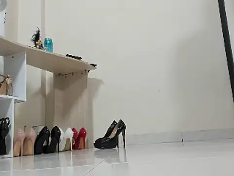 emely garcia online show from January 28, 2025, 11:28 pm