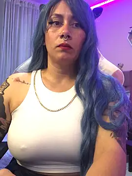 Luna Paris  online show from January 19, 2025, 1:10 am