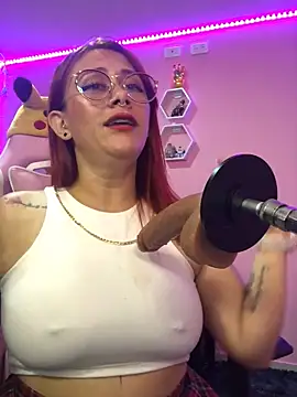 Luna Paris  online show from March 14, 2025, 4:30 pm