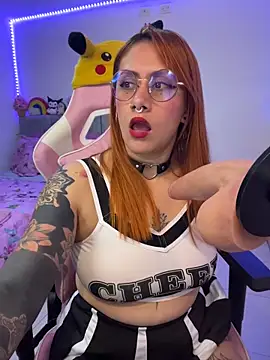 Luna Paris  online show from April 17, 2026, 11:19 pm