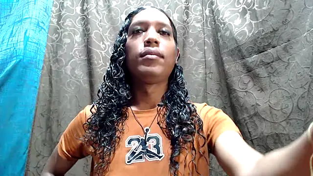 shairaStarr online show from October 17, 2025, 1:53 am