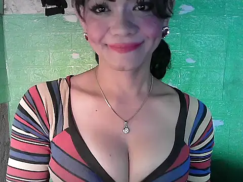 Rosebaumgardner1234 online show from February 24, 2025, 3:31 pm