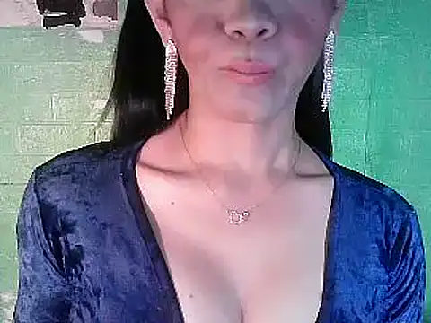 Rosebaumgardner1234 online show from March 8, 2025, 6:47 pm