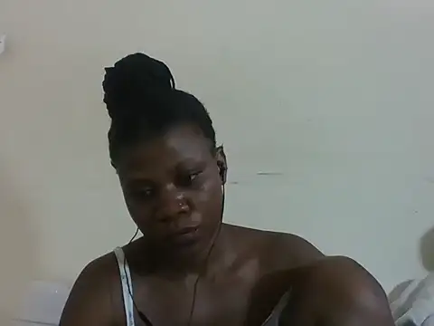 Snapshot of Sweetbaby004 chatting on February 28, 2026, 11:55 am Sweetbaby004 online show from February 28, 2026, 11:55 am