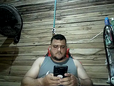 Snapshot of Arcangel_05 chatting on June 25, 2026, 5:23 am Arcangel 05 online show from June 25, 2026, 5:23 am