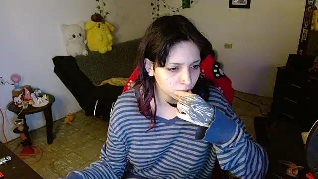 Snapshot of MaryJannes chatting on April 22, 2026, 7:22 am MaryJannes online show from April 22, 2026, 7:22 am