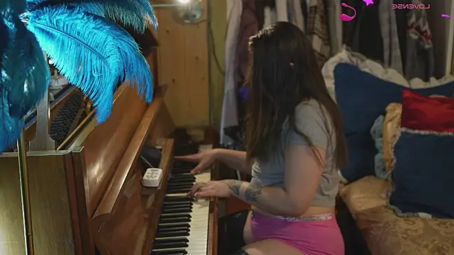 VanessaDoyle online show from February 12, 2026, 6:03 pm