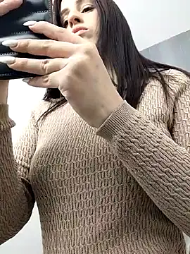 Amira Milker online show from February 22, 2025, 3:36 pm