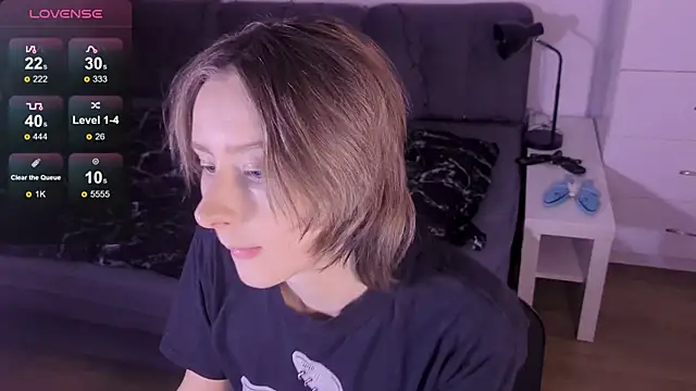 mothkink online show from December 5, 2025, 6:15 pm