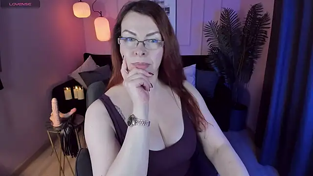 MrsIngrid online show from February 28, 2025, 5:48 pm