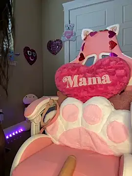 Snapshot of Tikalalin chatting on January 11, 2025, 5:29 pm Tikalalin online show from January 11, 2025, 5:29 pm