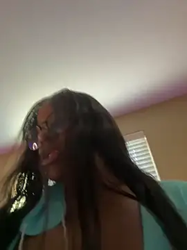 Snapshot of Tikalalin chatting on February 28, 2025, 3:26 pm Tikalalin online show from February 28, 2025, 3:26 pm