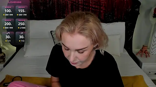 LianaFord online show from October 29, 2025, 11:06 pm