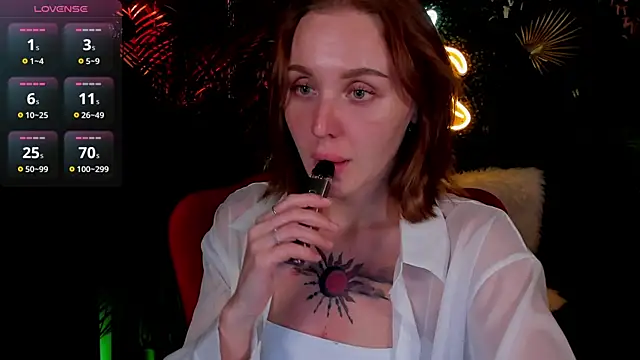 Snapshot of LianaFord chatting on May 19, 2026, 5:52 pm LianaFord online show from May 19, 2026, 5:52 pm