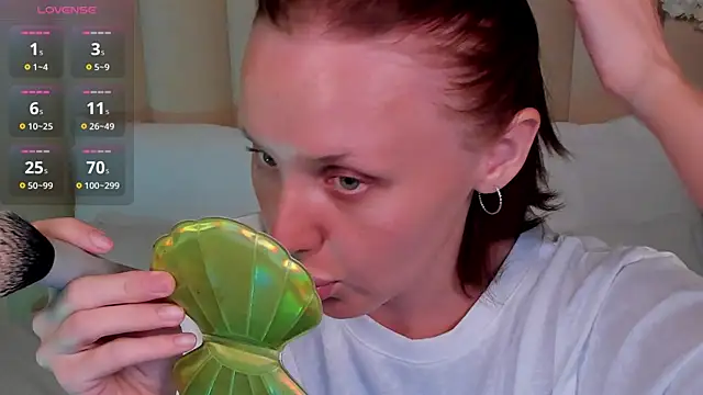 Snapshot of LianaFord chatting on May 28, 2026, 5:16 am LianaFord online show from May 28, 2026, 5:16 am