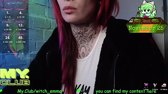 Snapshot of Witch_Emma chatting on November 25, 2025, 8:42 pm Witch Emma online show from November 25, 2025, 8:42 pm