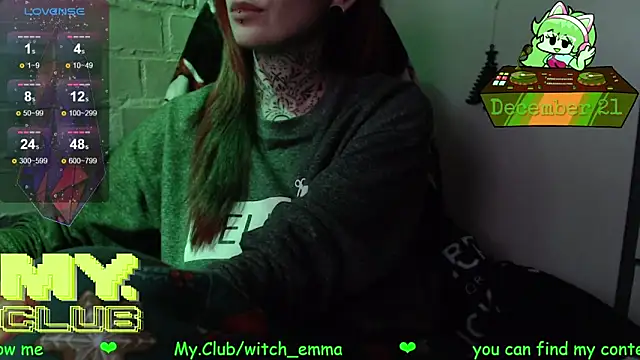 Snapshot of Witch_Emma chatting on December 21, 2025, 8:27 pm Witch Emma online show from December 21, 2025, 8:27 pm