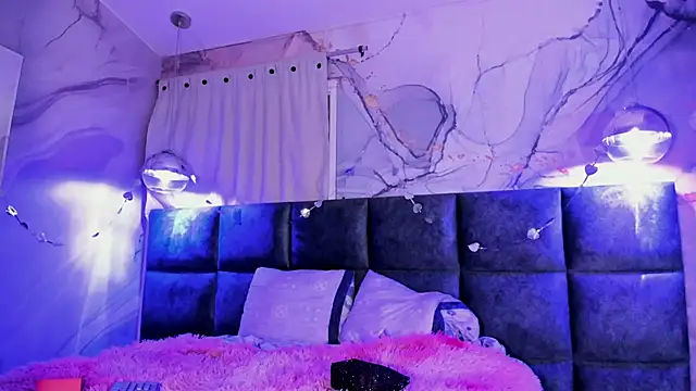 AntonellaRossi online show from February 21, 2026, 7:37 pm