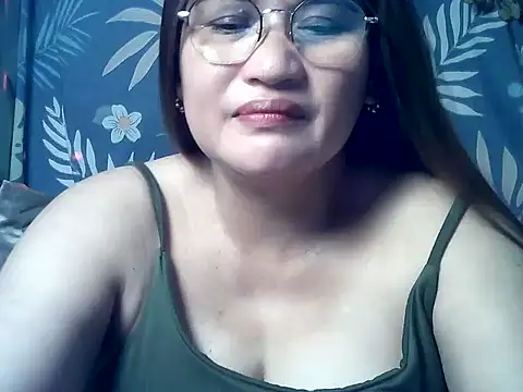 Snapshot of Amazing_Angel22 chatting on May 11, 2026, 11:35 pm Amazing Angel22 online show from May 11, 2026, 11:35 pm