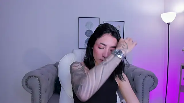 barbie scoth  online show from December 18, 2025, 4:24 pm