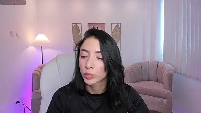 barbie scoth  online show from December 22, 2025, 7:44 pm