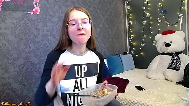 KateJonson online show from October 22, 2025, 6:35 am