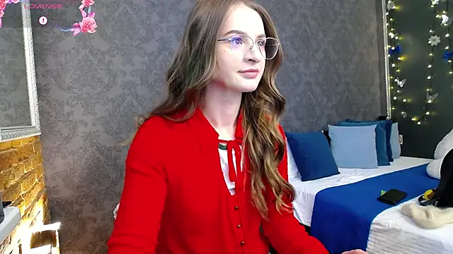 KateJonson online show from November 24, 2025, 1:33 pm